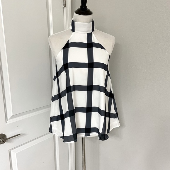 Lulu’s - NWT Black and White Halter Neck Top - Picture 3 of 9